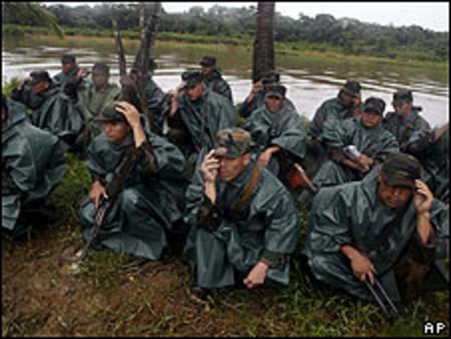 Soldados de Nicaragua en la zona fronteriza con Costa Rica del río San Juan.