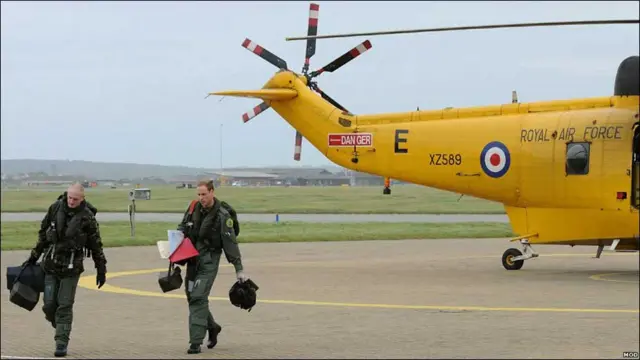 Принц отримав кваліфікацію пілота пошуково-рятувальних операцій і є одним із чотирьох пілотів рятувального екіпажу