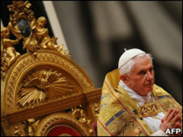 البابا بنديكتوس السادس عشر