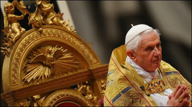 پاپ بندیکت شانزدهم، رهبر کاتولیک های جهان