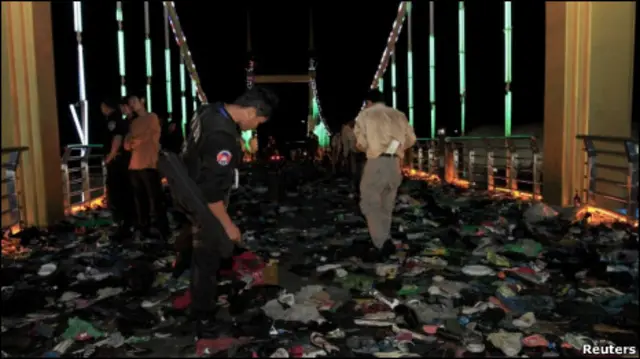 на мосту в Пномпене