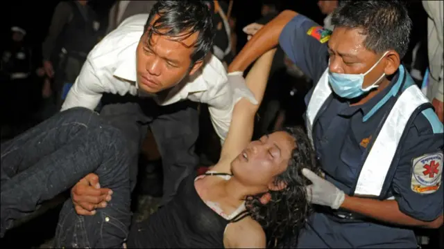 ایک بے ہوش لڑکی 