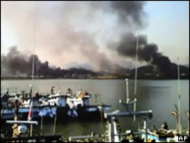 Asap membumbung di Pulau Yeonpyeong