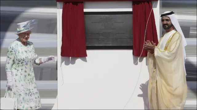 بالصور: زيارة ملكة بريطانيا الى الإمارات 