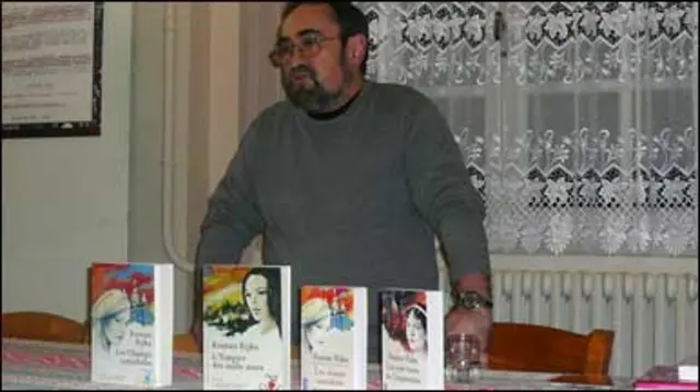 Роман "Лани людожерів" написаний у жанрі фантастики. Хронологічно він є другою частиною трилогії французького автора Романа Рижки про події в Україні в 1914-1950 роках.