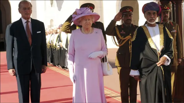 وصول الملكة اليزابيث إلى مسقط