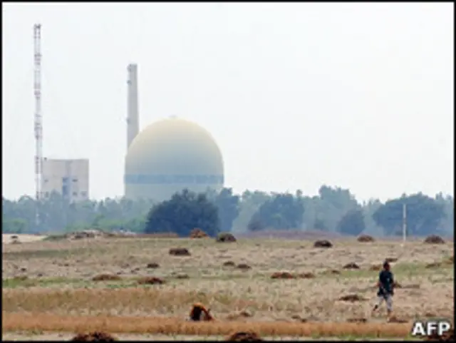 Завод про производству тяжелой воды в городе Хешаб