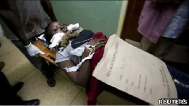 نقل أكثر من 20 مصابا إلى المستشفيات