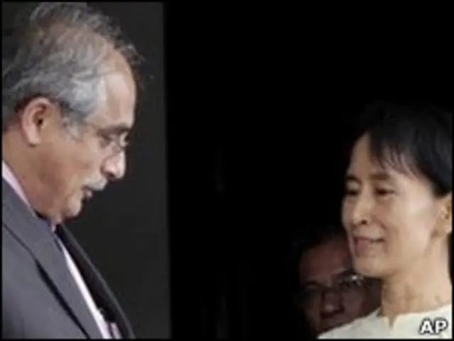 Ông Vijay Nambiar và bà Suu Kyi