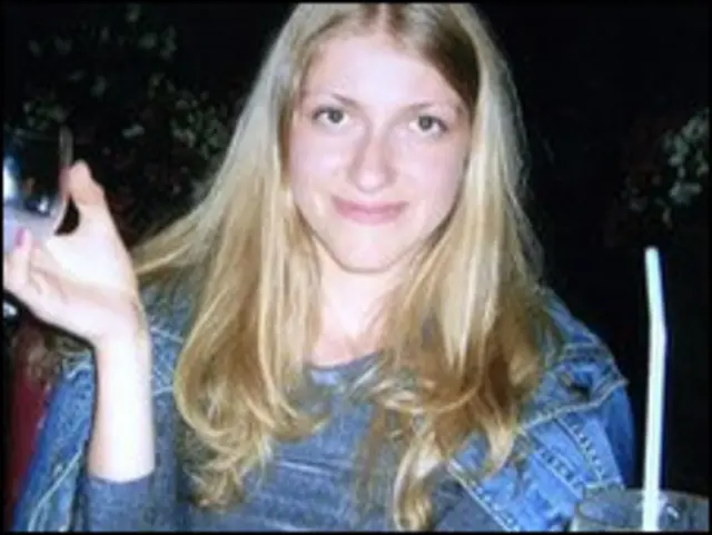 卡蒂娅·扎图利韦泰尔