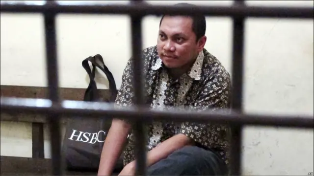 Gayus Halomoan Tambunan berada di tahanan kejaksaan menjelang sidang pengadilan