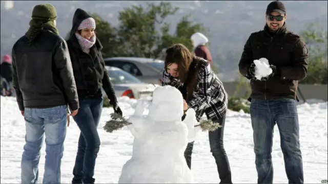 यूरोप में बर्फ़बारी