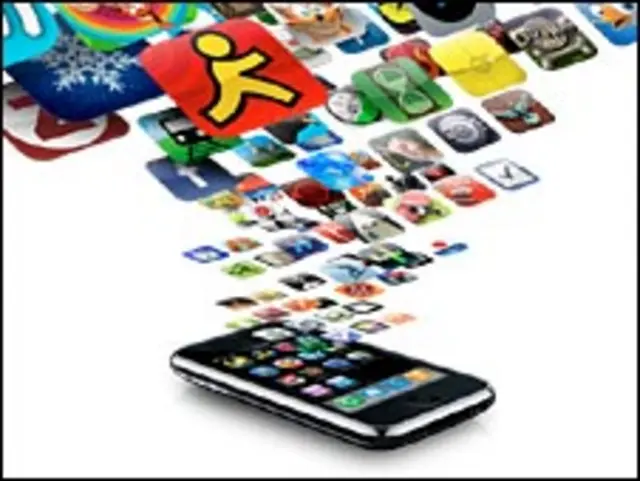 ونڈوز موبائلز کے لیے مائکروسافٹ کا اپنا ایپلیکیشن سٹور ہے جبکہ گوگل اور نوکیا کے بھی اپنے اپنے ایپ سٹورز ہیں