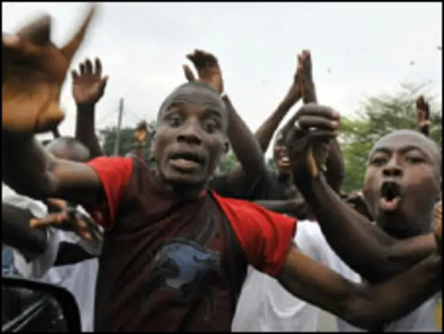 Pengunjuk rasa di Pantai Gading