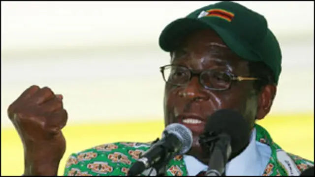 Presiden Robert Mugabe bersaing dengan Morgan Tsvangirai di pilpres 2008
