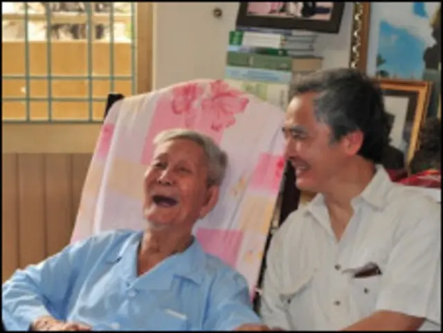 GS. Trần Văn Giàu tiếp GS. Ngô Vĩnh Long tại nhà riêng, tháng 8.2008 