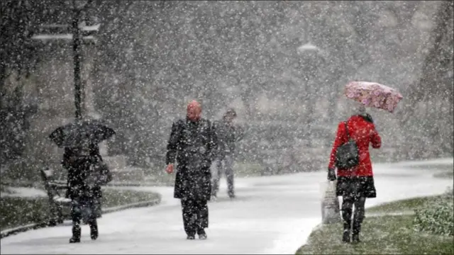 यूरोप में बर्फ़बारी