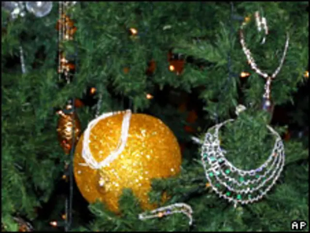 دغه ونه هوټل ته د ننوتلو له عمومي دروازې سره جوړه شوې.