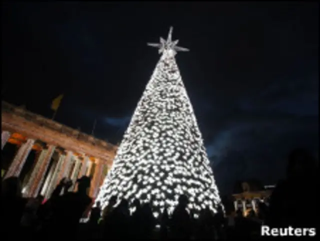 Árvores de Natal serão instaladas em dez zonas de conflito no país