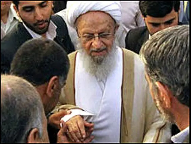 آیت الله مکارم شیرازی اجرای طرح تحول اقتصادی را دلیل عدم برخورد با این سخن دانست