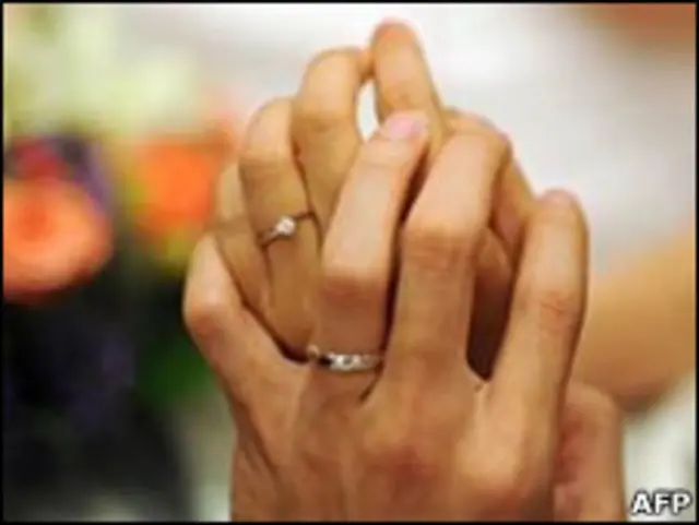 بنابر گفته خانم سجادی قرار است کتاب روانشناسی ازدواج و شکوه همسرداری در دانشگاه ها جایگزین کتاب جمعیت و تنظیم خانواده شود