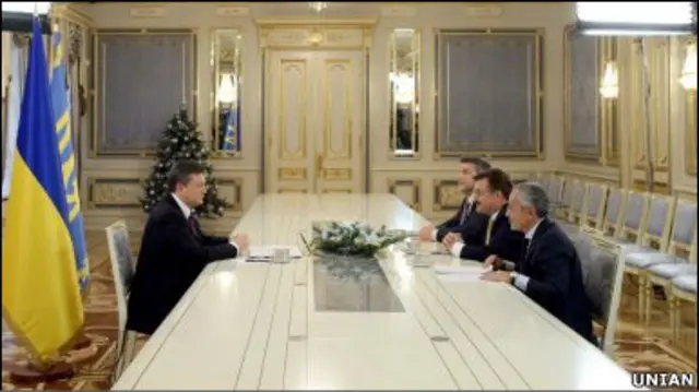 Віктор Янукович: тема неприємна для Москви і невигідна для Києва