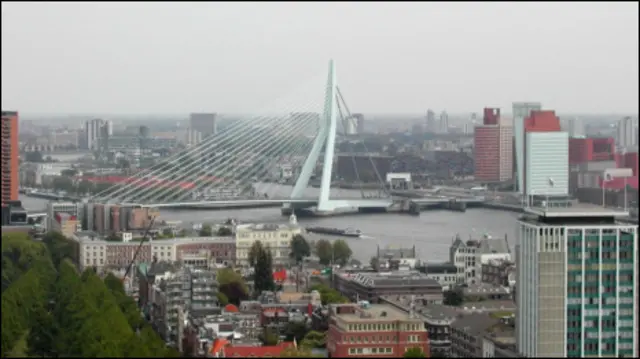 روٹرڈیم جہاں ایک دکان اور چار گھروں کی تلاشی لی گئی ہے