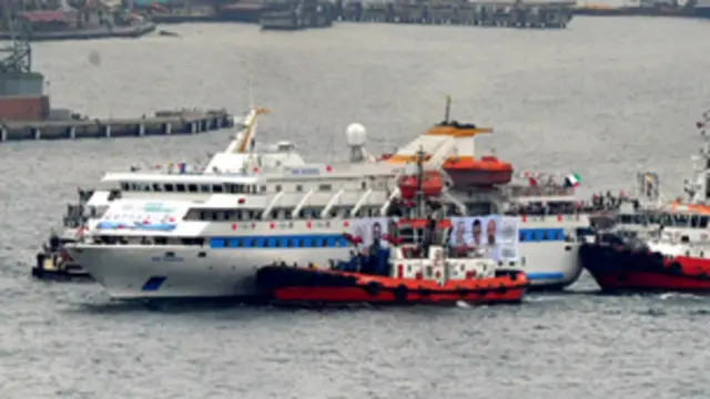 Kapal bantuan kemanusiaan Mavi Marmara diserbu oleh pasukan komando Israel
