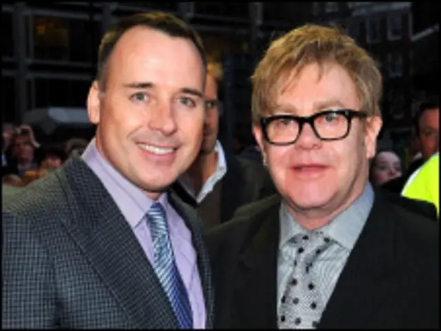 艾尔顿·约翰爵士（Sir Elton John）（右）和他的加拿大丈夫大卫·佛尼世（David Furnish）
