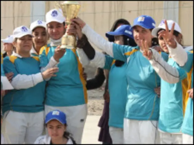 ښځينه کریکټ لوبغاړې