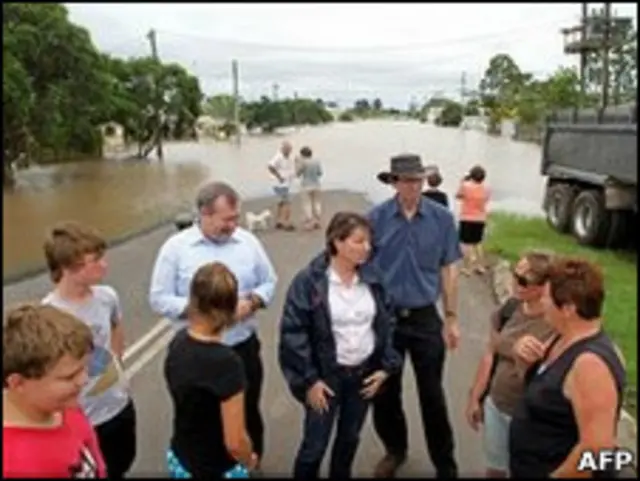 Moradores tiveram de ser evacuados em Theodore 