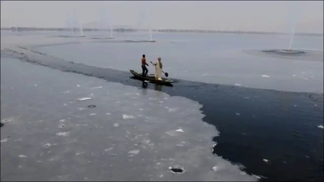 سرینگر: جھیل