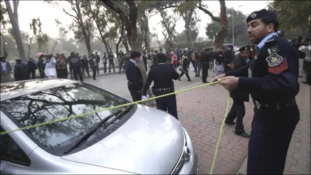 د پاکستان په پلازمېنه اسلام اباد کې د پنجاب والي سلمان تاثير په يوه بريد کې و وژل شو.