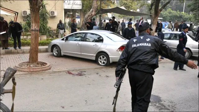 تر برید وروسته والي ژر روغتون ته ولېږدول شو، خو لږ شېبه وروسته ومړ.