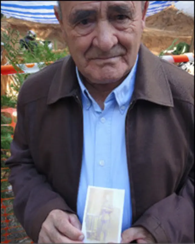 لوئیس، پدرش را در جریان حکومت ژنرال فرانکو از دست داد