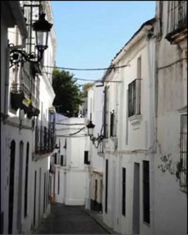 خیابانهای ساکت کازالا در اسپانیا
