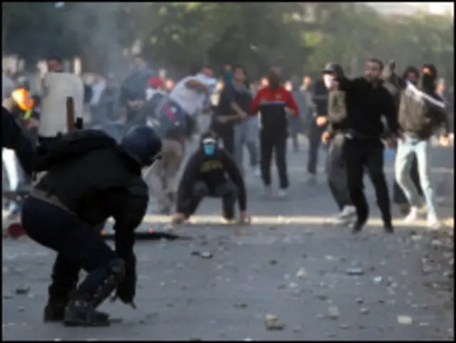 Massa pemuda Aljazair