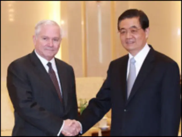 盖茨和胡锦涛(新华社)