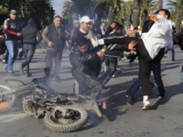 Беспорядки в Тунисе