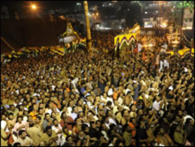 सबरीमाला में श्रद्धालु