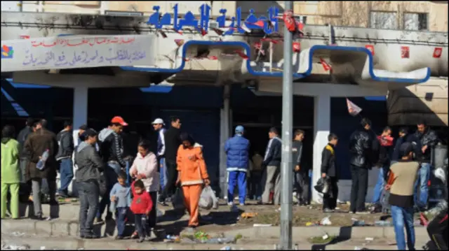 Aksi penjarahan terus berlangsung di sejumlah kawasan di ibukota Tunis meski pemerintahan baru menjanjikan pemulihan keamanan.