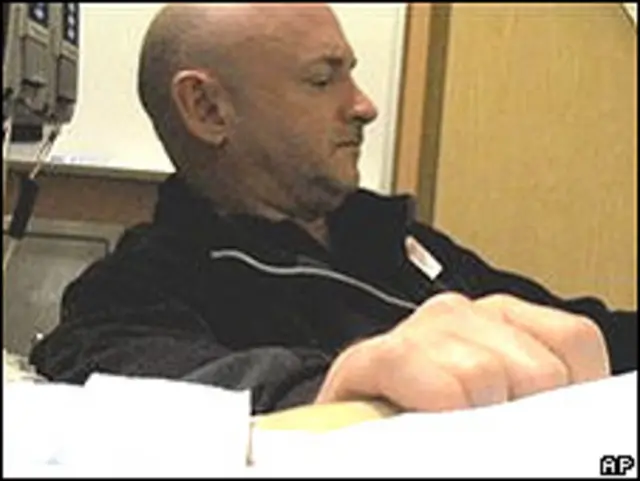 Марк Келли, супруг Габриэль Гиффордс