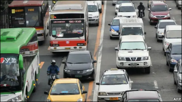 Bus di Manila
