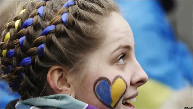 В акції на мосту Патона взяла участь молодь