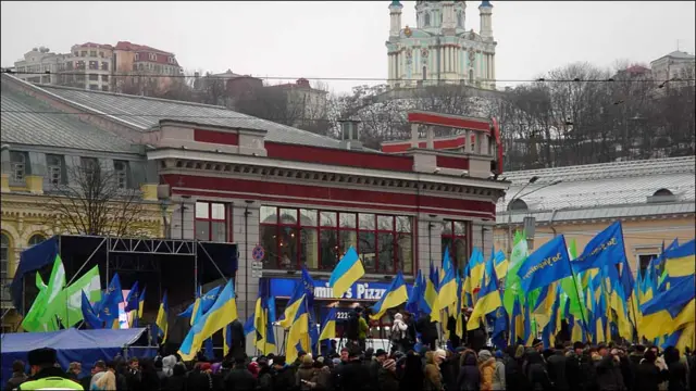 На Контрактовій площі провела мітинг партія Яценюка "Фронт змін" та низка інших політичних сил