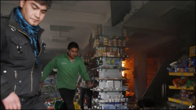 Ledakan di supermarket Kabul