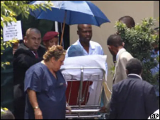 Nelson mandela keluar dari rumah sakit di Milpark