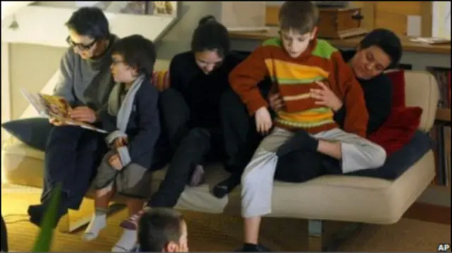 Корін Цестін і Софі Хаслауер виховують чотирьох дітей