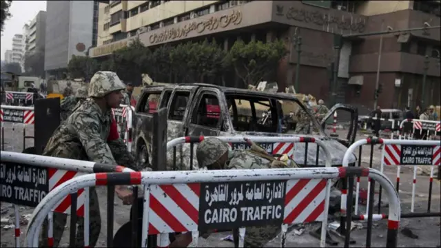 فوج کا کردار موجودہ صورت حال میں انتہائی اہمیت کا حامل ہے