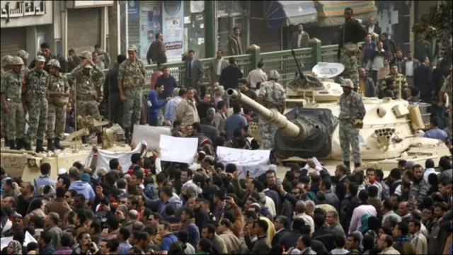 مصر میں ہفتے کو مسلسل احتجاج کا پانچواں دن تھا